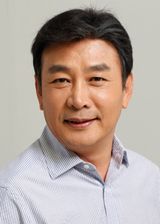 Kil Yong Woo